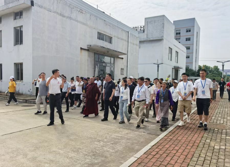 益陽(yáng)喜迎西藏少數(shù)民族參觀團(tuán) 共品湘益茶香續(xù)寫民族團(tuán)結(jié)情